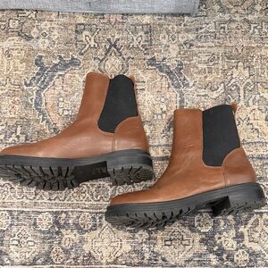 Madewell The Bradley Chelsea Lugsole Boot - size 8 color stable